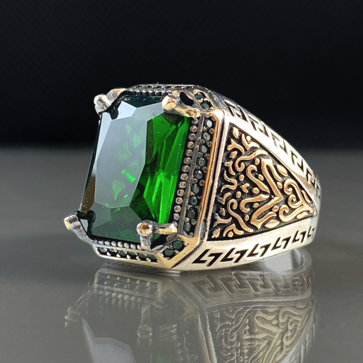 Men Handmade Emerald Stone 925 Solid Silver Ring