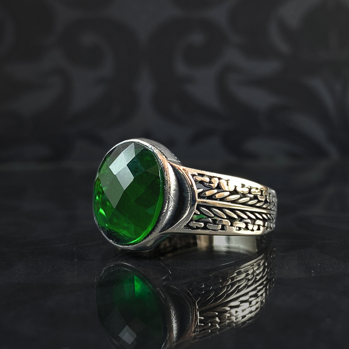 Minimalist Pinky Green Emerald Stone 925 Silver Men Ring